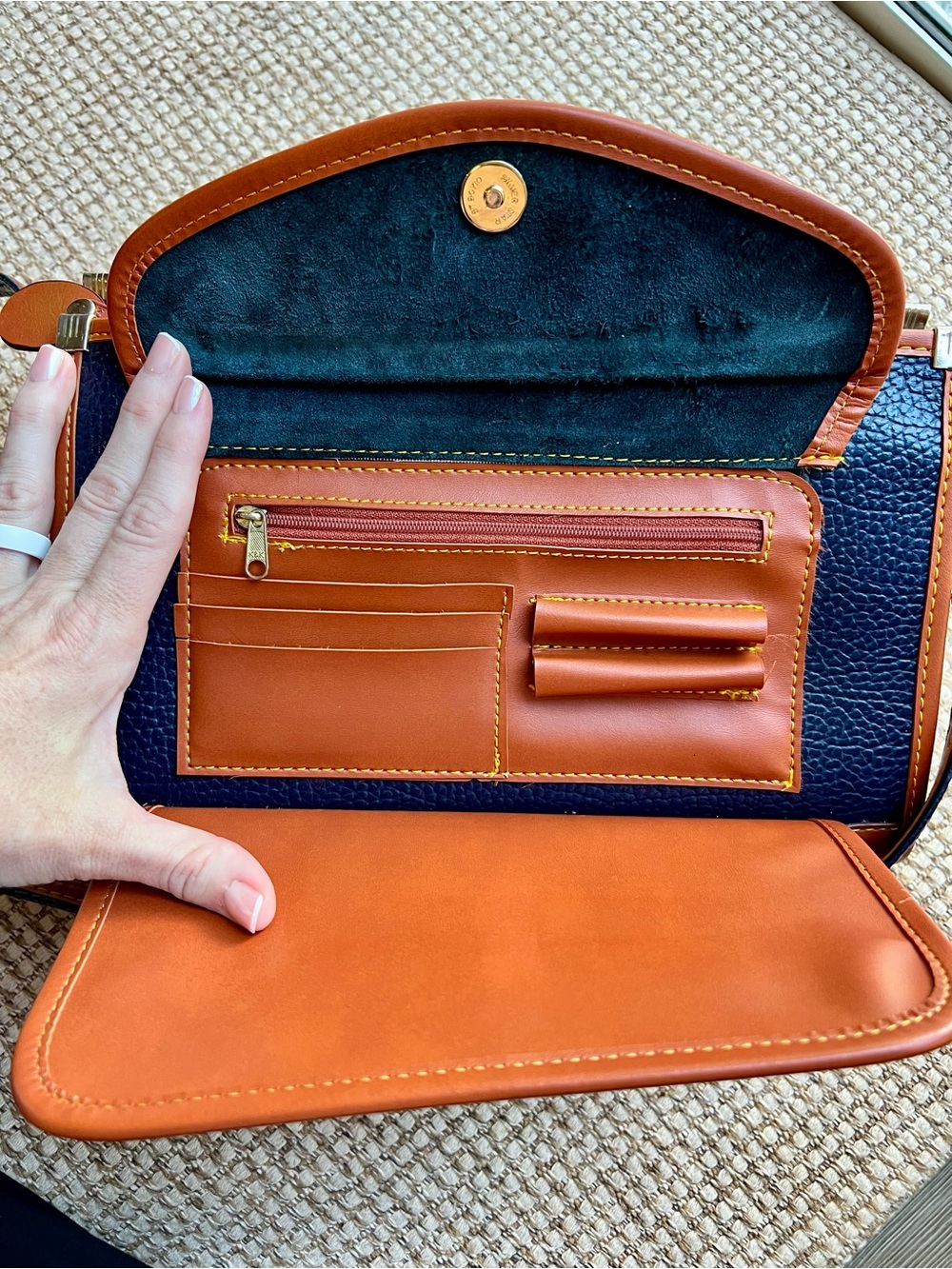 🦆Dooney & Bourke Vintage Navy Pebbled Leather Organizer Crossbody Wallet Bag - Picture 6 of 11